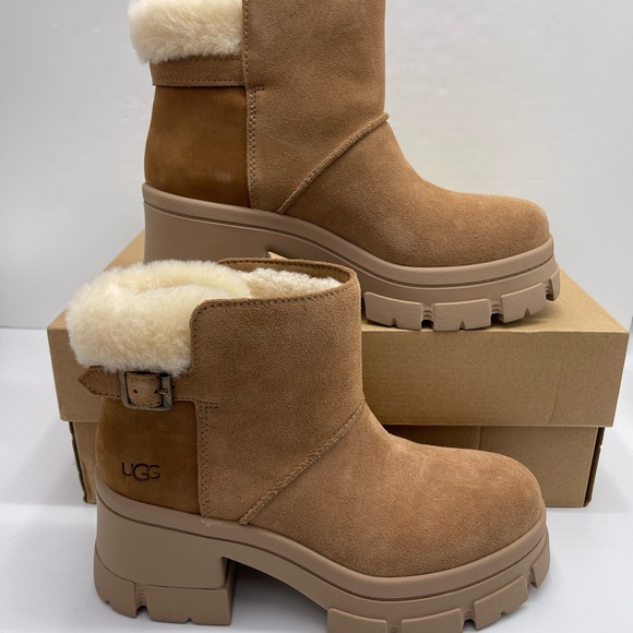 UGG WMNS 
W BROOKLYN BUCKLE PLATFORM HIGH HEELS BOOTS CHESTNUT Tan Shearling - Picture 15 of 16